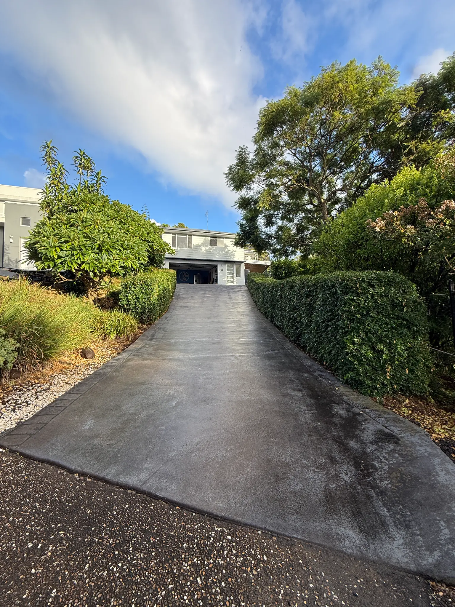 Hedged Driveway Sealing